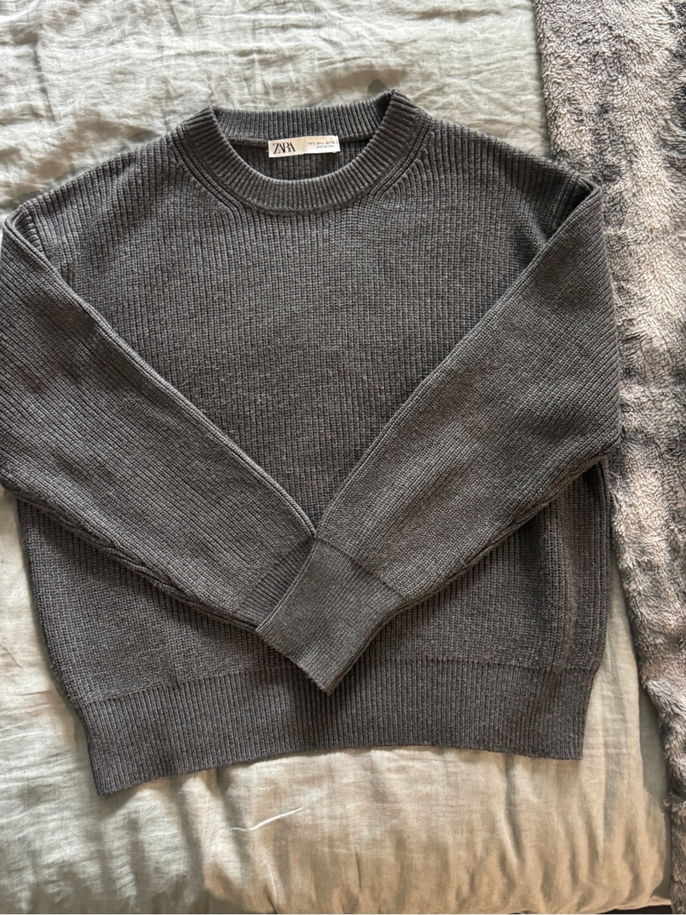 Zara Charcoal Knit Pullover Sweater size large. Part of a set - Women